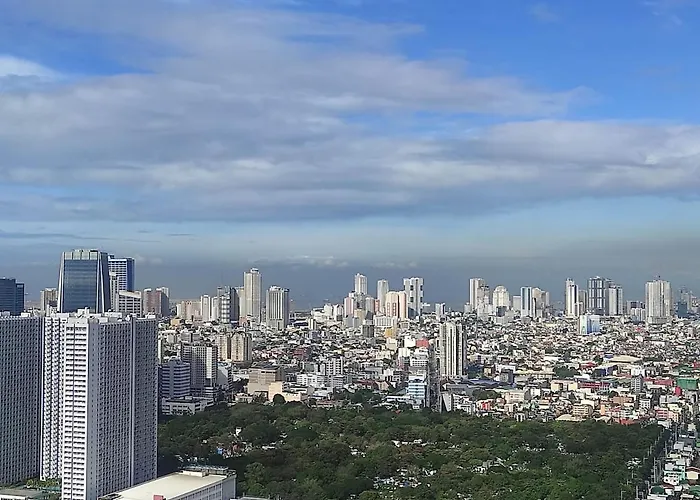 2Br Penthouse Stay In Makati Philippines, Sunset & Ocean Views, 55 Tv, Free Pool & Sauna, Direct Mall Access *