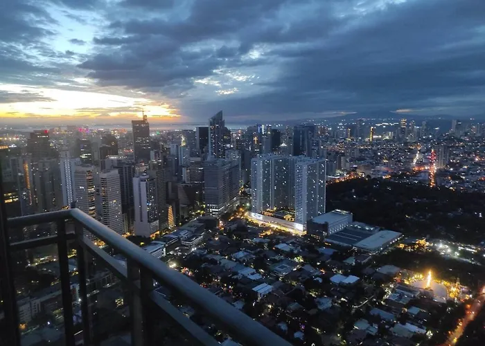 2Br Penthouse Stay In Makati Philippines, Sunset & Ocean Views, 55 Tv, Free Pool & Sauna, Direct Mall Access Apartamento