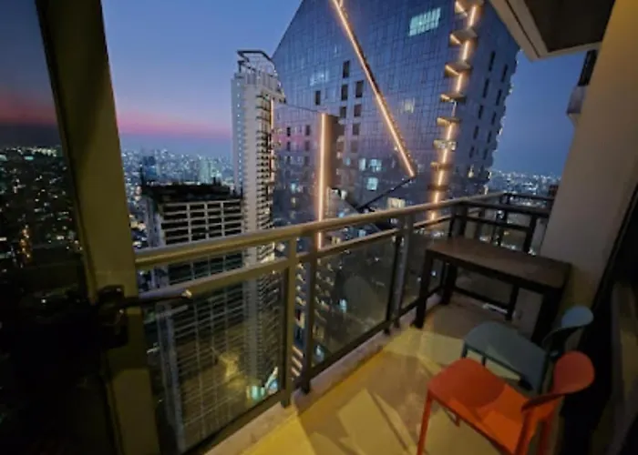 2Br Penthouse Stay In Makati Philippines, Sunset & Ocean Views, 55 Tv, Free Pool & Sauna, Direct Mall Access