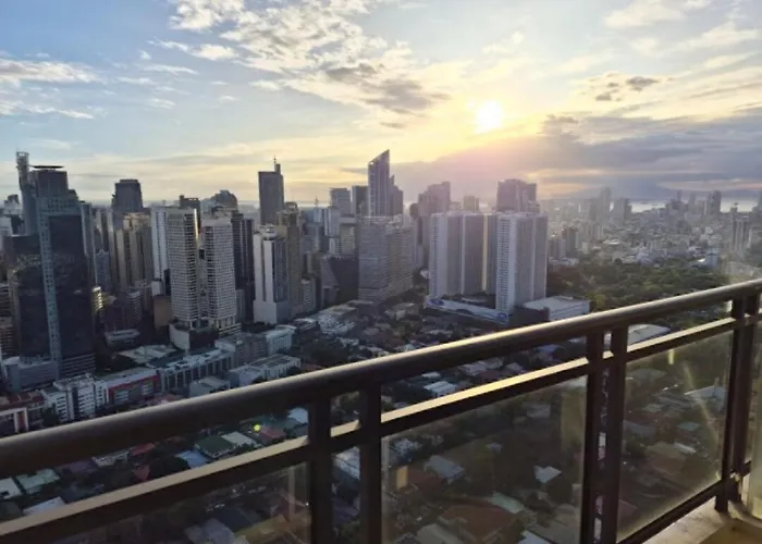 2Br Penthouse Stay In Makati Philippines, Sunset & Ocean Views, 55 Tv, Free Pool & Sauna, Direct Mall Access
