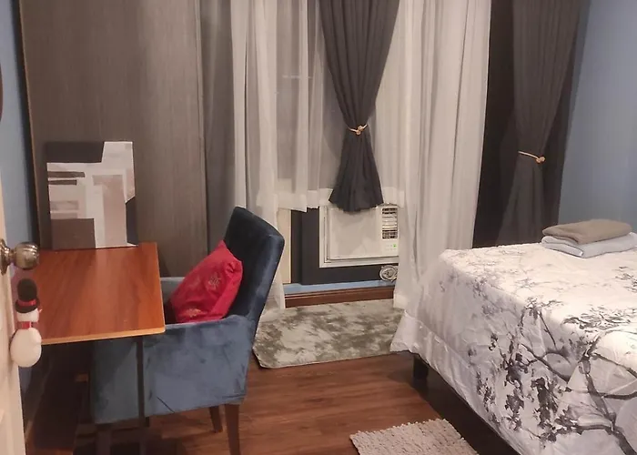 2Br Penthouse Stay In Makati Philippines, Sunset & Ocean Views, 55 Tv, Free Pool & Sauna, Direct Mall Access