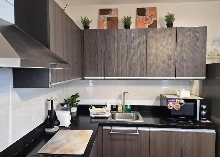 2Br Penthouse Stay In Makati Philippines, Sunset & Ocean Views, 55 Tv, Free Pool & Sauna, Direct Mall Access Manila