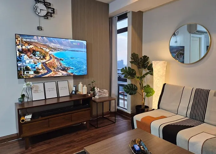 2Br Penthouse Stay In Makati Philippines, Sunset & Ocean Views, 55 Tv, Free Pool & Sauna, Direct Mall Access